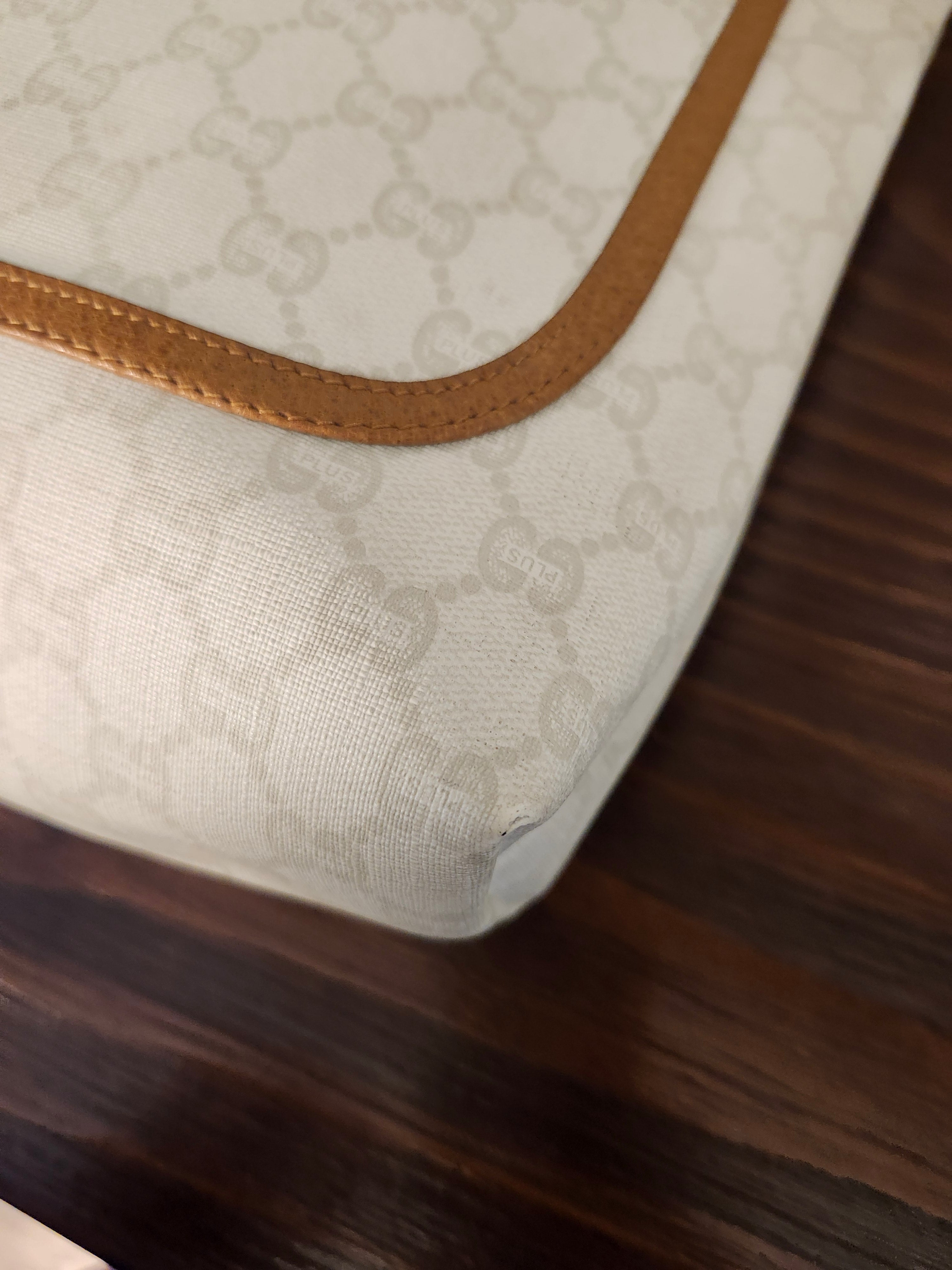 Gucci GG Plus White Sherry Line Supreme Tall Tote